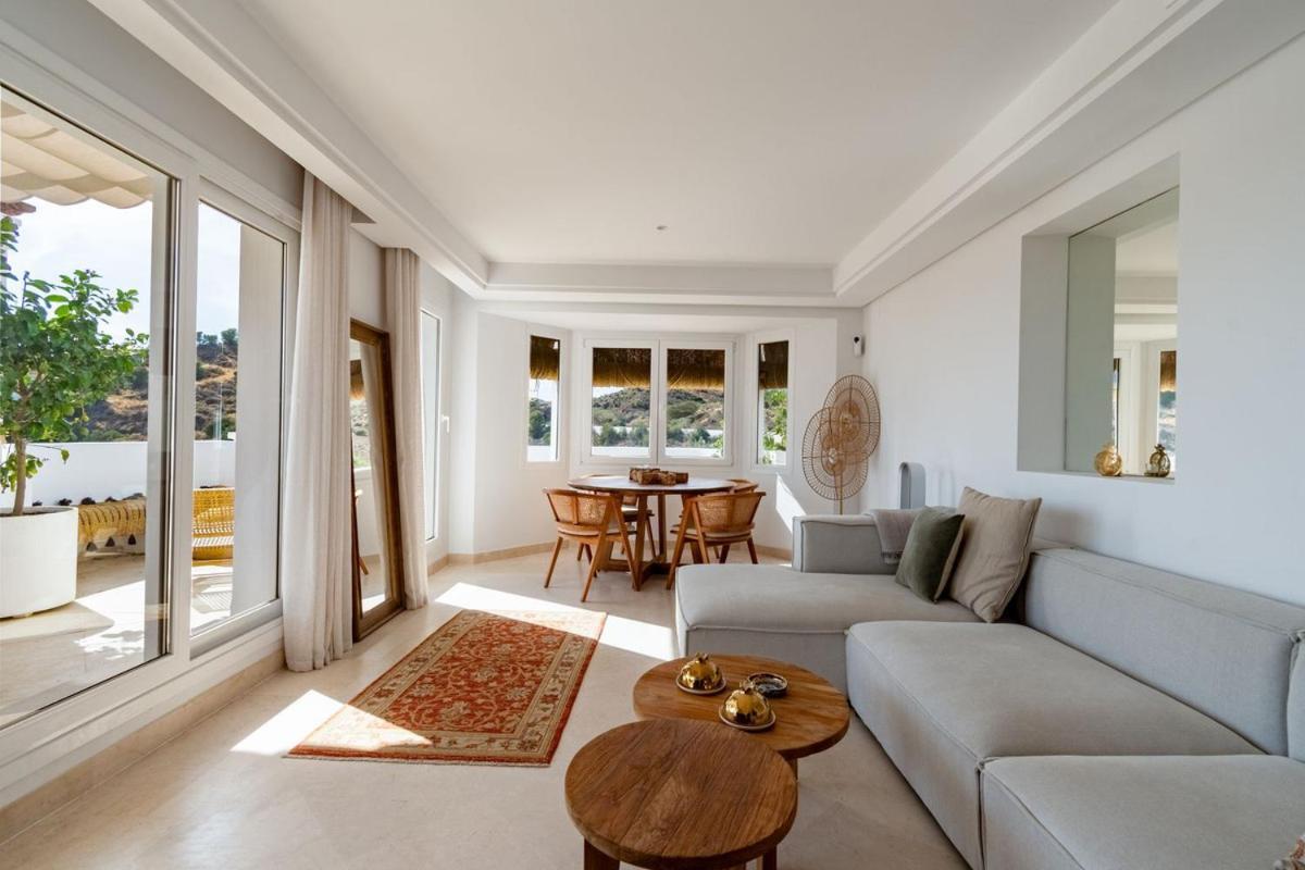 Apartamento Penthouse With Sea View, Gym & Pool In Puerto Banus