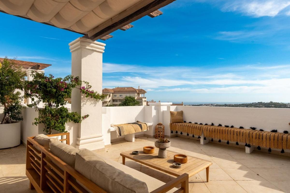 Penthouse With Sea View, Gym & Pool In Puerto Banus *