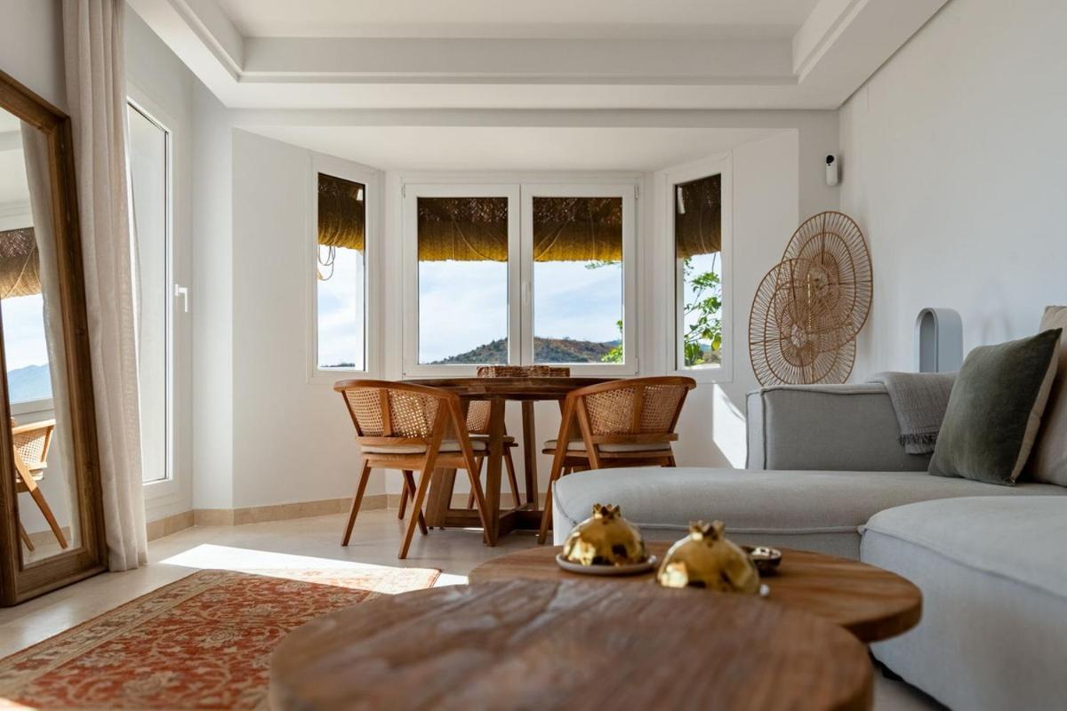 Penthouse With Sea View, Gym & Pool In Puerto Banus * Marbella