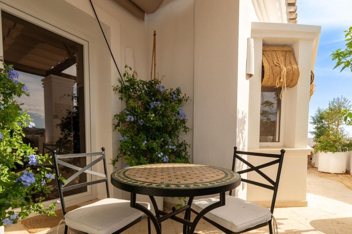 Penthouse With Sea View, Gym & Pool In Puerto Banus Apartment