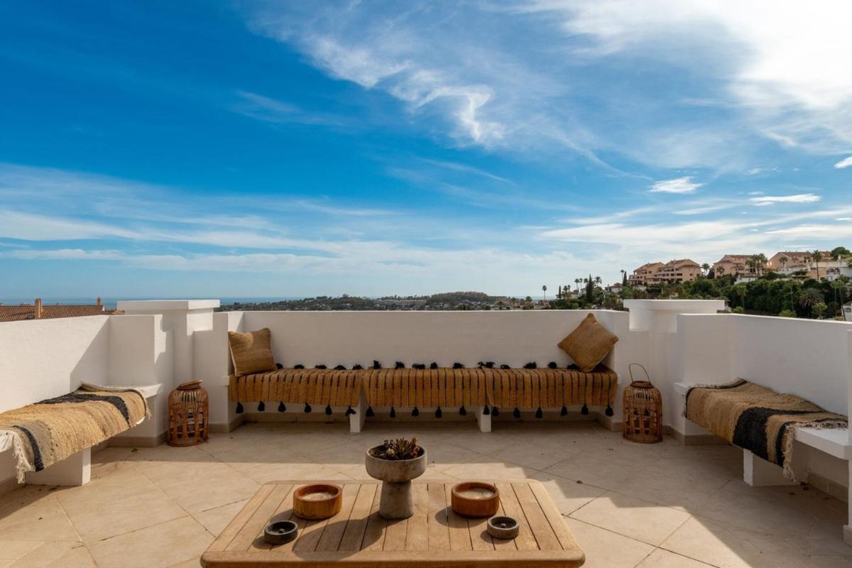 Apartment Penthouse With Sea View, Gym & Pool In Puerto Banus *