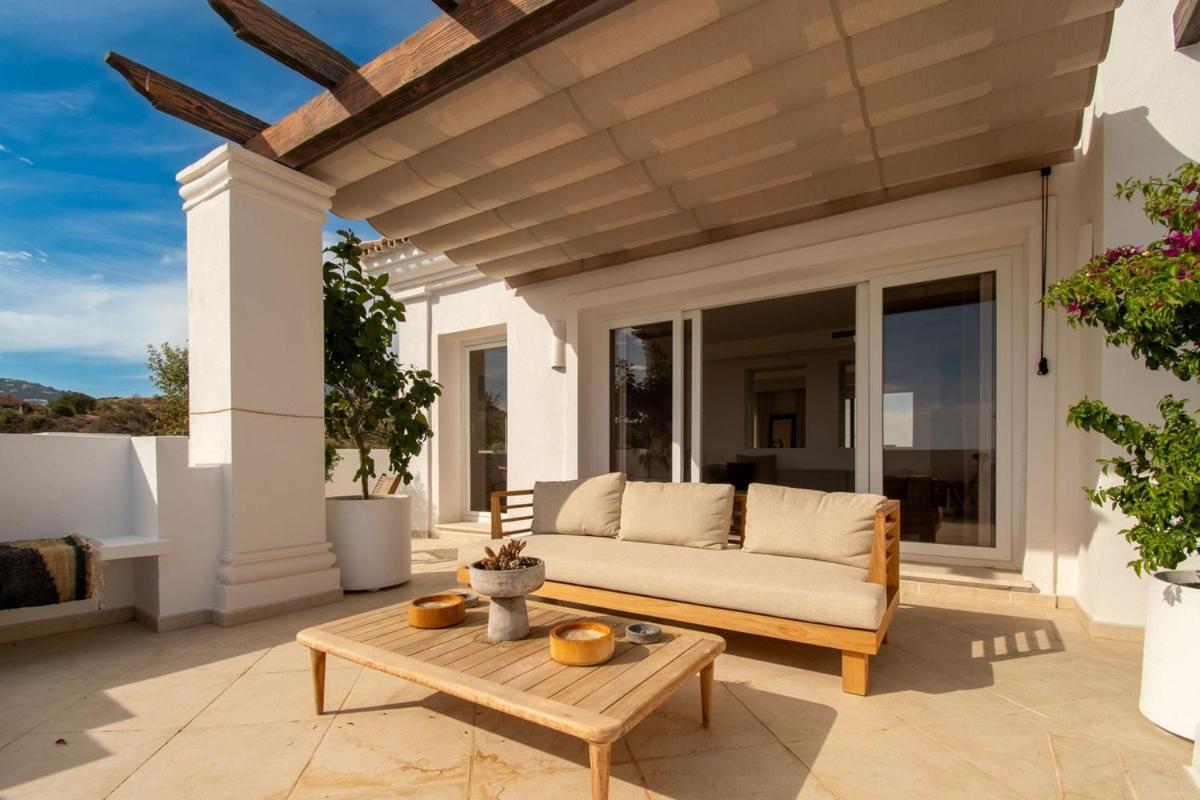 Penthouse With Sea View, Gym & Pool In Puerto Banus Apartment *