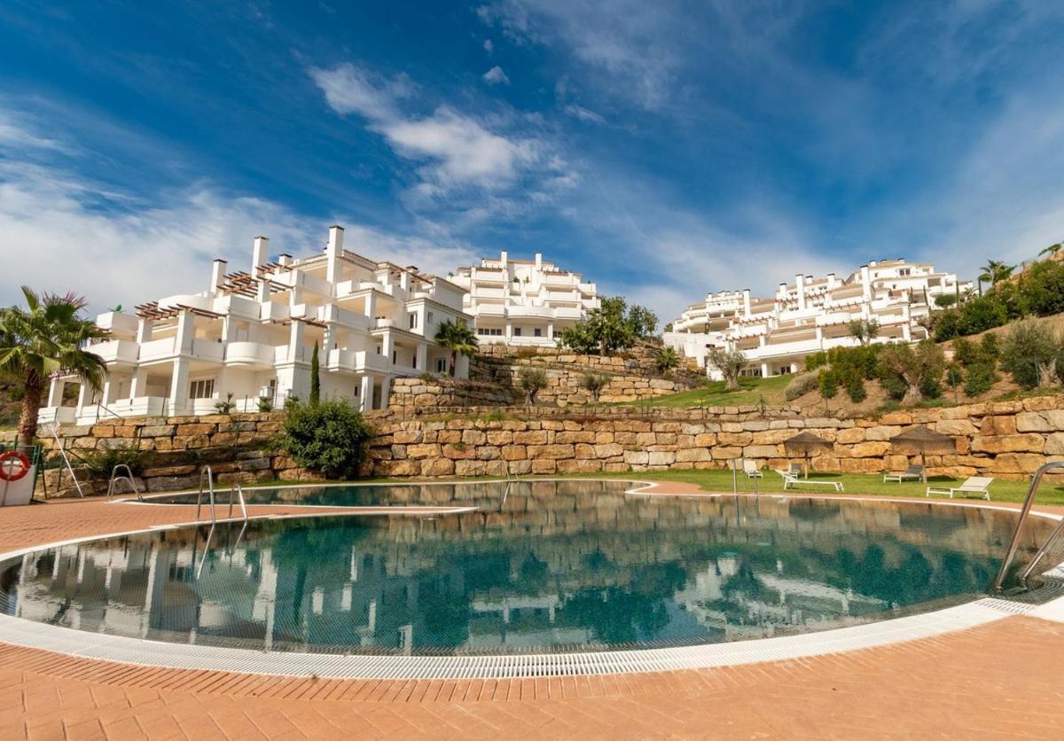 Penthouse With Sea View, Gym & Pool In Puerto Banus Apartment *